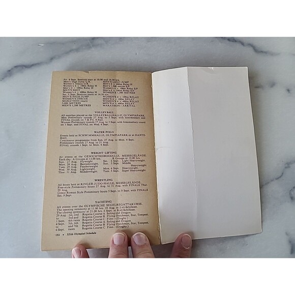 Guinness Book Of Olympic Records By Norris And Ross McWhirter Paperback - Picture 8 of 10